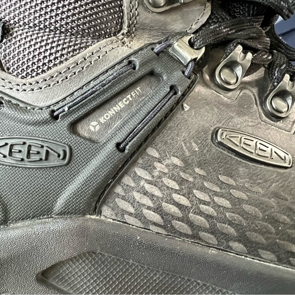 Keen Women's Black WaterProof Boots Size 6.5 - Picture 8 of 8